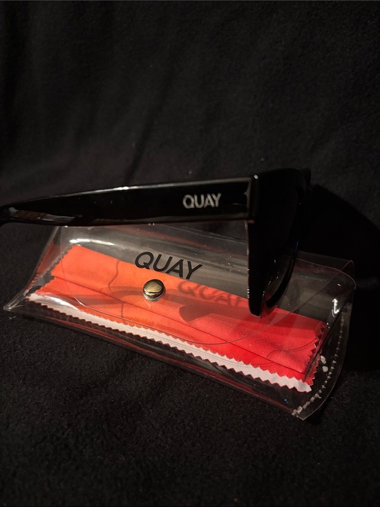 Quay After Hours Polarized Sunglasses Black Frame Smoked Lenses main image 5